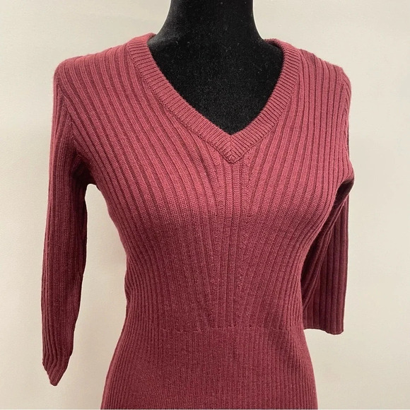 AMOUR VERT Mila Sweater Dress - Picture 2 of 12